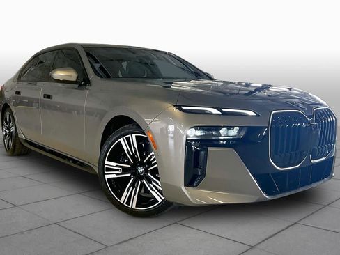 Certified 2024 BMW 760i xDrive AWD/4WD image 2