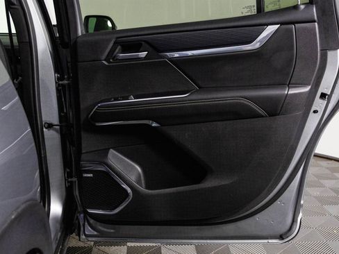 Certified 2025 GMC Acadia Elevation image 38