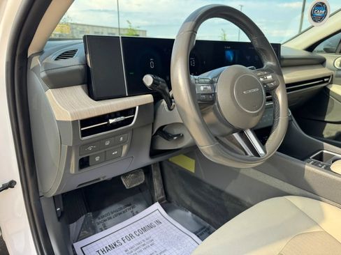 Used 2025 Hyundai Sonata SEL FWD image 22