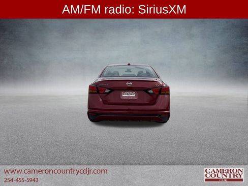 Used 2024 Nissan Altima 2.5 SV image 4