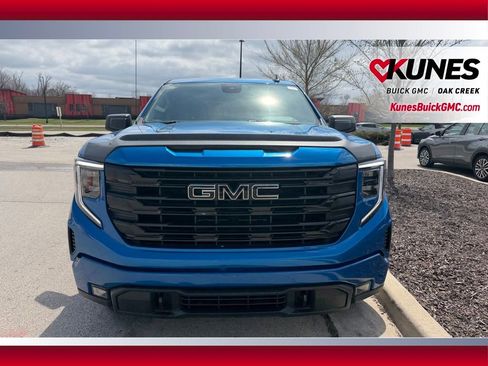 Used 2022 GMC Sierra 1500 Elevation w/ LPO, Elevation Black Package image 3