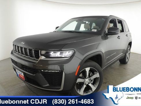 New 2026 Jeep Grand Cherokee Limited RWD image 1