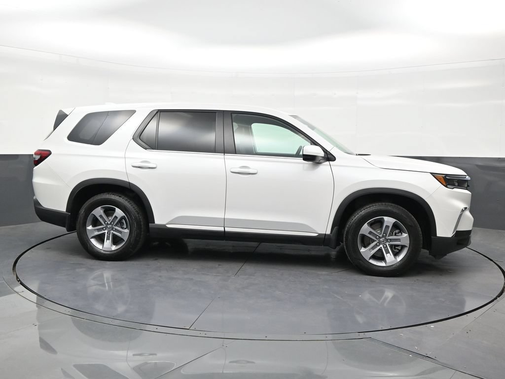 Used 2025 Honda Pilot EX-L image 6