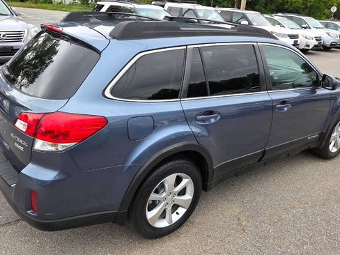 Used 2013 Subaru Outback 2.5i Limited w/ Moonroof Pkg AWD/4WD image 14