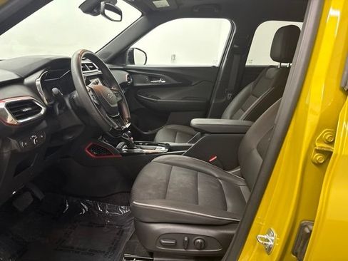 Used 2023 Chevrolet TrailBlazer RS w/ Sun and Liftgate Package FWD image 17