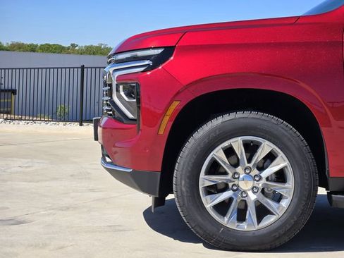 New 2025 Chevrolet Suburban Premier w/ Sun And Tow Package AWD/4WD image 7