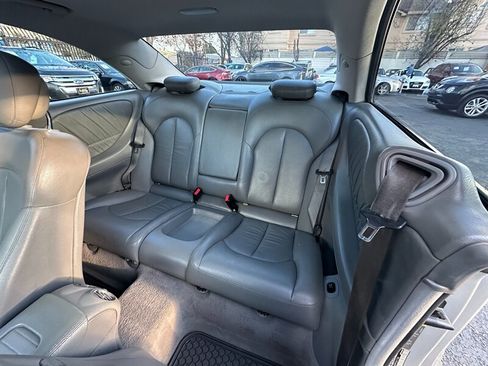 Used 2009 Mercedes-Benz CLK 350 Coupe image 22