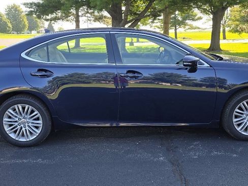 Used 2013 Lexus ES 350 w/ Premium Pkg FWD image 2