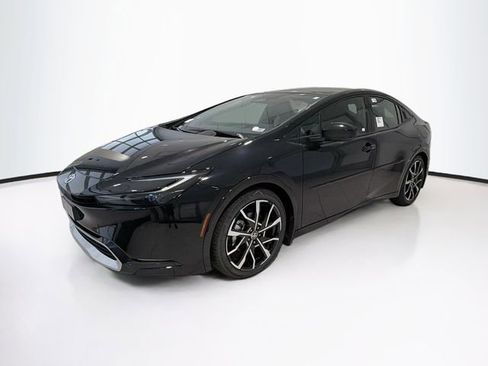 New 2026 Toyota Prius Plug-In Hybrid FWD image 3