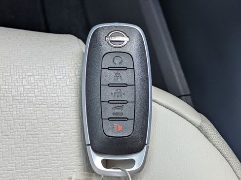 Used 2025 Nissan Rogue SV w/ SV Premium Package FWD image 29