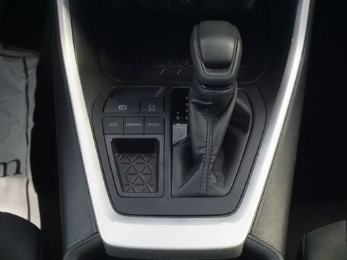 Used 2024 Toyota RAV4 XLE FWD image 26