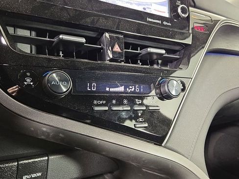 Used 2023 Toyota Camry XLE image 19