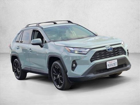 Used 2023 Toyota RAV4 XLE Premium AWD/4WD image 4