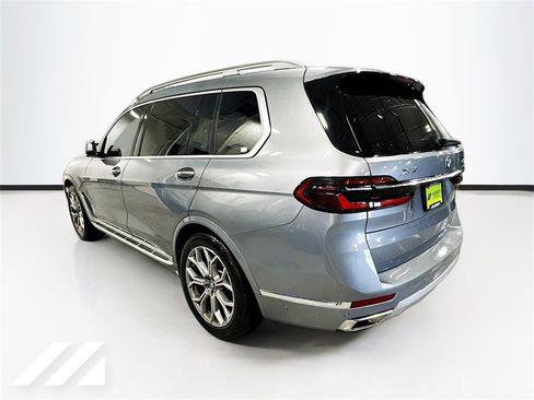 Used 2024 BMW X7 xDrive40i w/ Premium Package image 7
