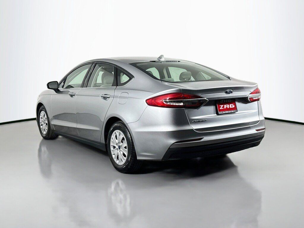 Used 2020 Ford Fusion S FWD image 3