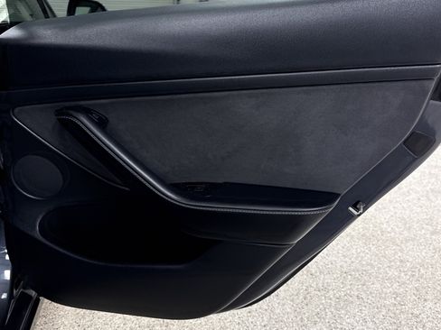 Used 2023 Tesla Model 3 Standard Range image 17