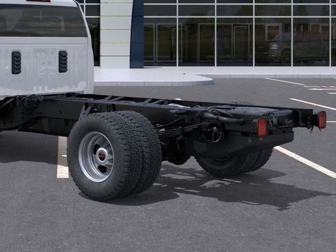 New 2025 GMC Sierra 3500 Pro w/ Convenience Package image 15