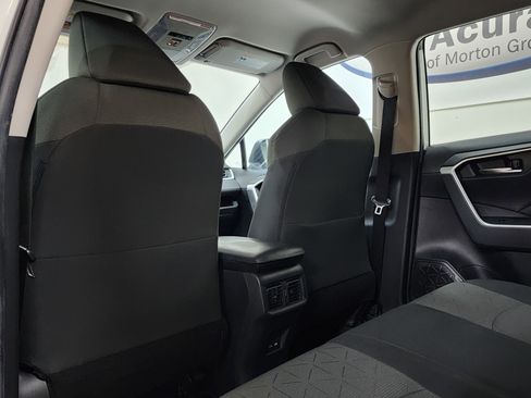 Used 2021 Toyota RAV4 XLE image 15