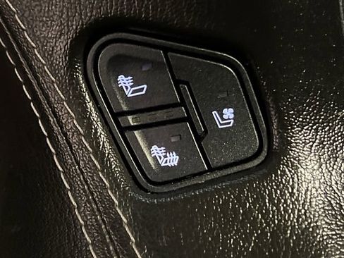 Used 2017 GMC Yukon SLT w/ Open Road Package RWD image 28