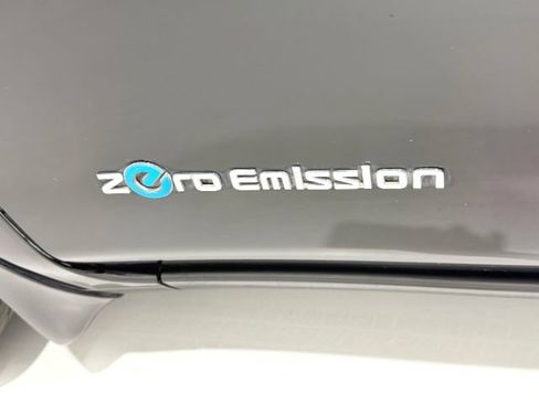 Used 2016 Nissan Leaf SV FWD image 9