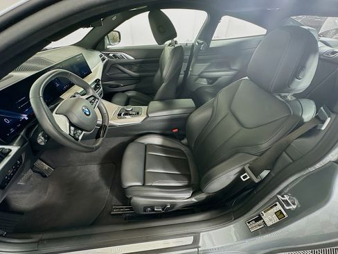Used 2025 BMW 430i Coupe w/ Premium Package image 13
