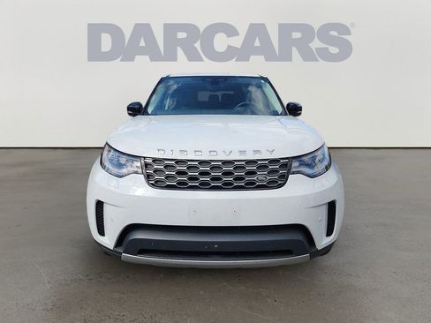 Used 2024 Land Rover Discovery S image 2