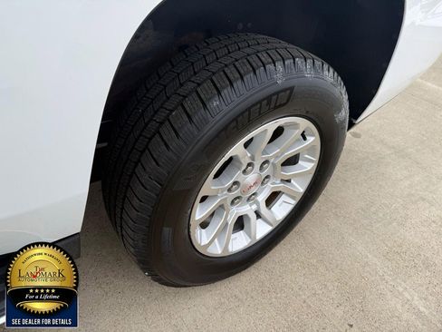 Used 2018 GMC Yukon SLE image 21