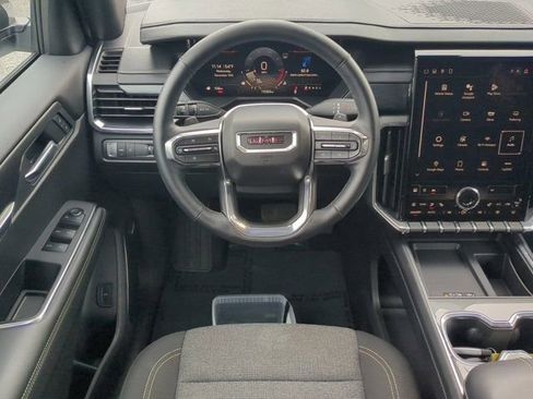 Used 2025 GMC Acadia Elevation image 15