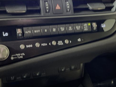 Used 2023 Lexus ES 350 F Sport w/ Accessory Package (Z1) image 26