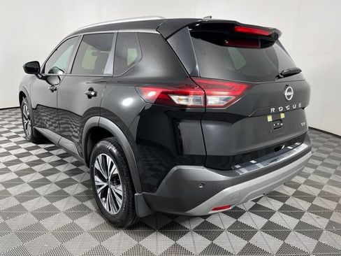 Used 2023 Nissan Rogue SV w/ SV Premium B Package FWD image 8