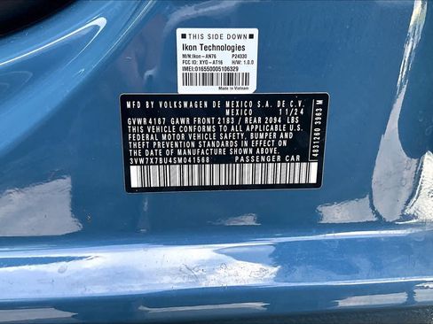 Used 2025 Volkswagen Jetta SE FWD image 34