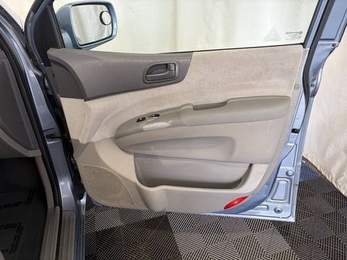 Used 2008 Kia Sedona LX FWD image 12