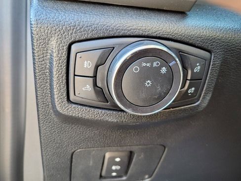 Used 2020 Ford F250 Lariat w/ Lariat Value Package image 28