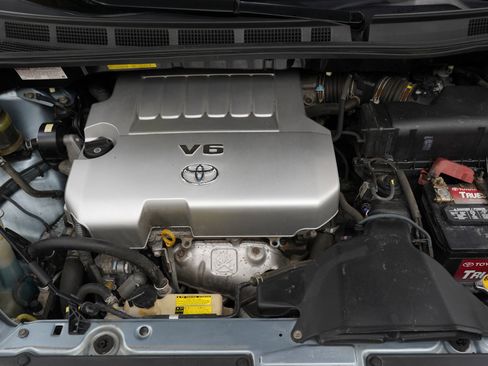 Used 2008 Toyota Sienna XLE Limited FWD image 32