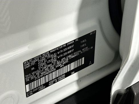 Used 2022 Toyota RAV4 LE AWD/4WD image 32