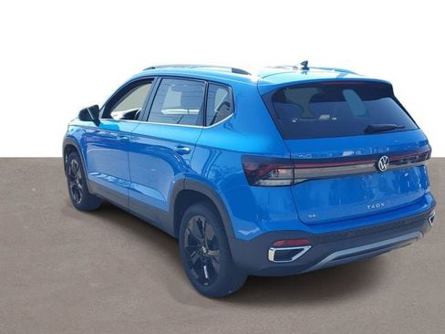 New 2026 Volkswagen Taos SE FWD image 3
