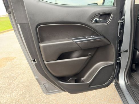 Used 2020 Chevrolet Colorado LT image 12