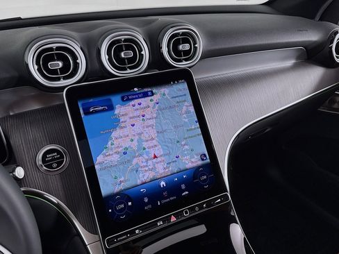 New 2026 Mercedes-Benz GLC 300 image 19