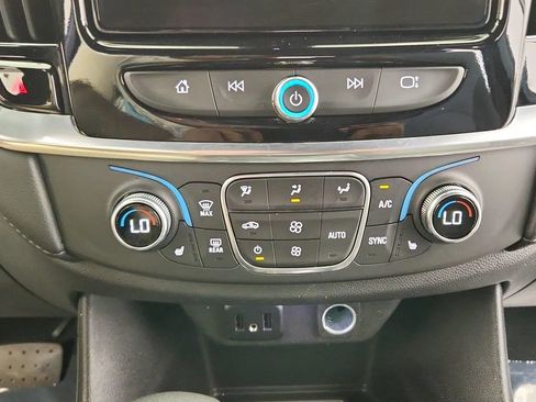 Used 2023 Chevrolet Traverse LT AWD/4WD image 19