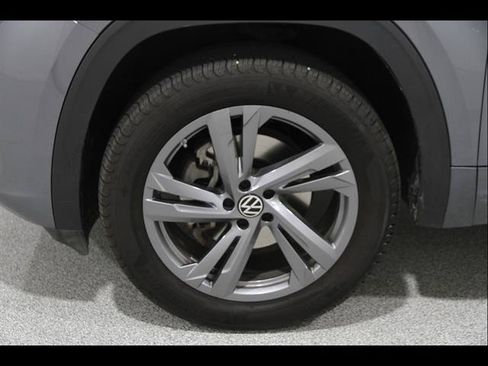 Used 2024 Volkswagen Atlas Cross Sport SEL R-Line AWD/4WD image 21