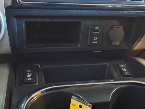 Used 2017 Nissan Titan SL image 20