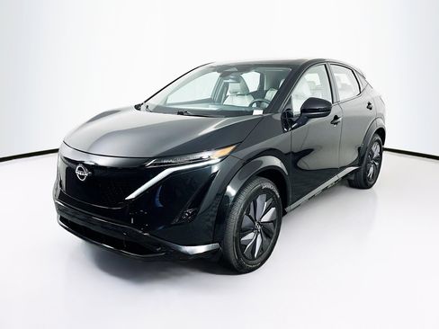 Used 2023 Nissan Ariya AWD image 3