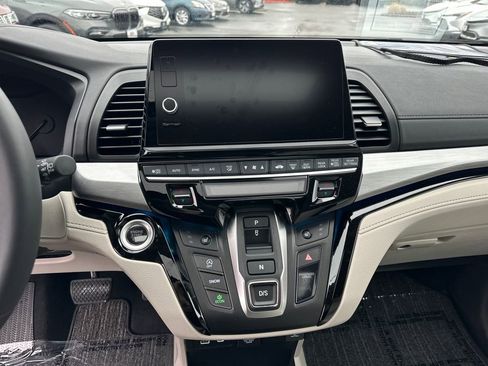 Used 2026 Honda Odyssey Touring image 23