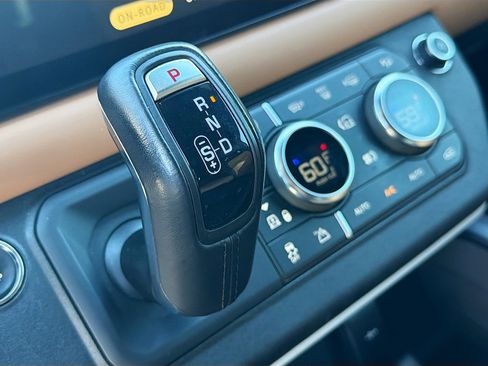 Used 2023 Land Rover Defender 130 X-Dynamic SE image 30