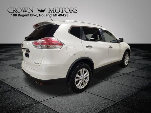 Used 2016 Nissan Rogue SV AWD/4WD image 3