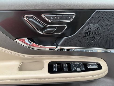 Used 2023 Lincoln Corsair AWD w/ Equipment Group 101A image 17