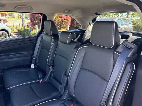 New 2026 Honda Odyssey Elite image 11