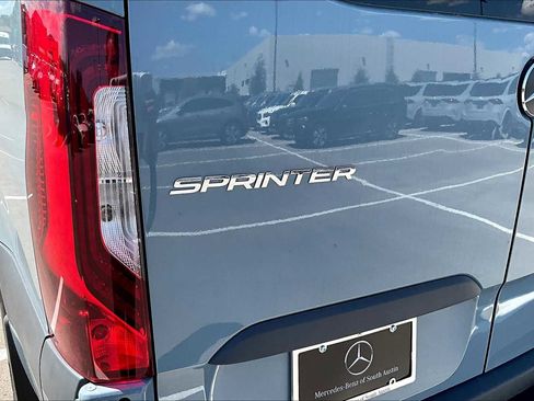 Used 2025 Mercedes-Benz Sprinter 2500 image 16