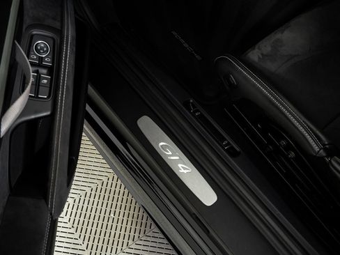 Used 2020 Porsche 718 Cayman GT4 image 8