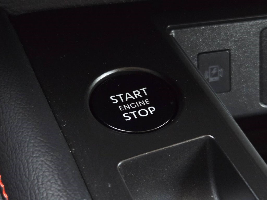 Certified 2025 Nissan Kicks SR AWD/4WD image 28